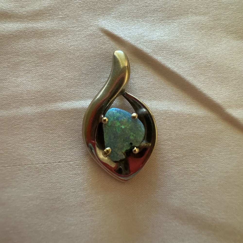 Vintage Sterling Silver Opal Pendant